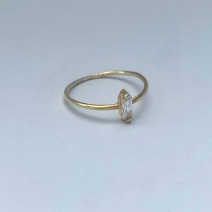 14kt Dainty Gold Ring Size 7